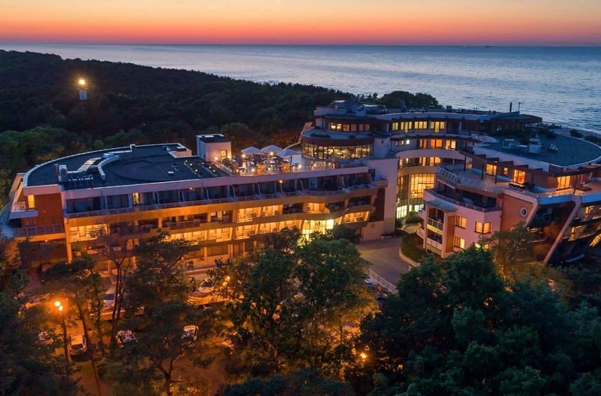 Hotel Dom Zdrojowy in Jastarnia at sunset - aerial view