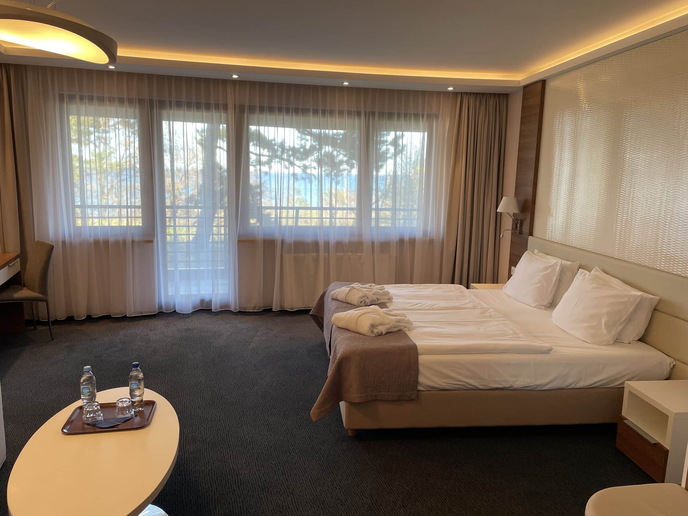 Apartament Zdrojowy 323 in Jastarnia - studio with wide bed and Baltic Sea view through a large window