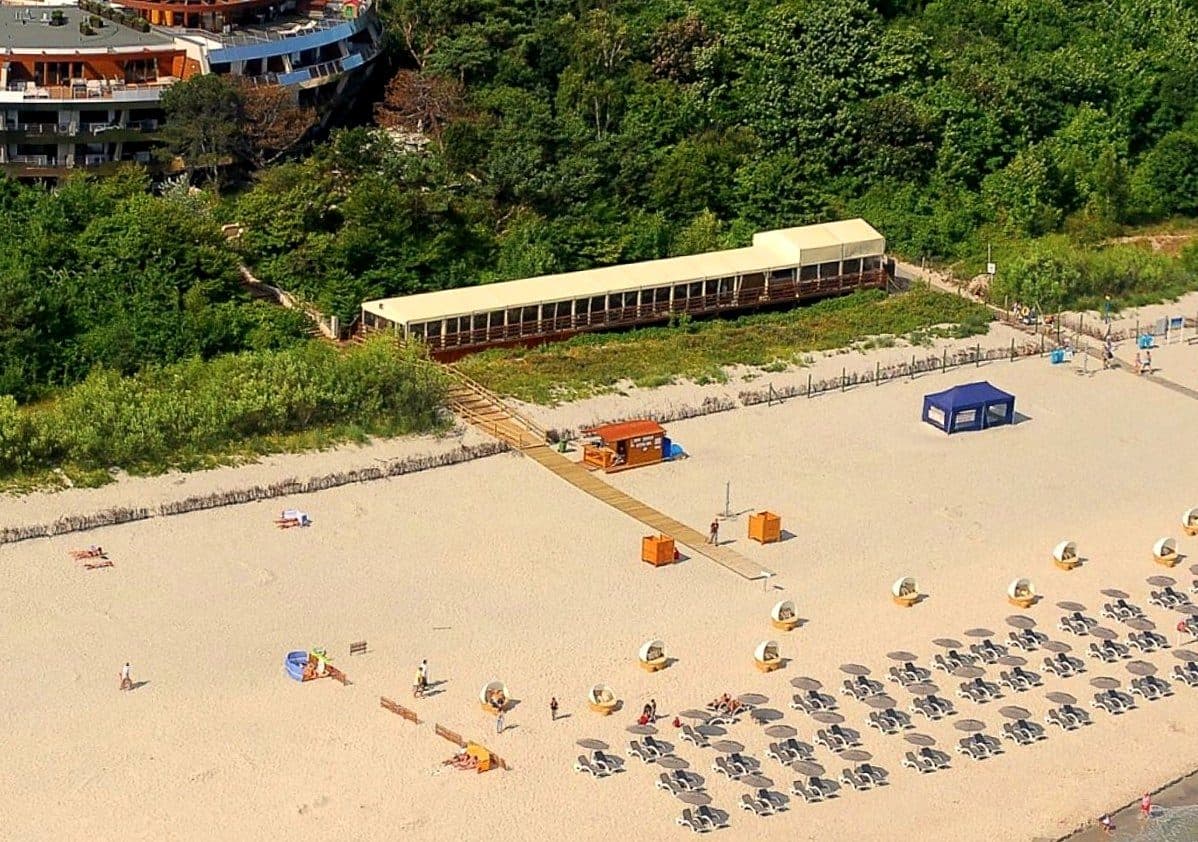 Prywatna plaża hotelowa w Jastarni - 50 metrów od Apartamentu Zdrojowego 323