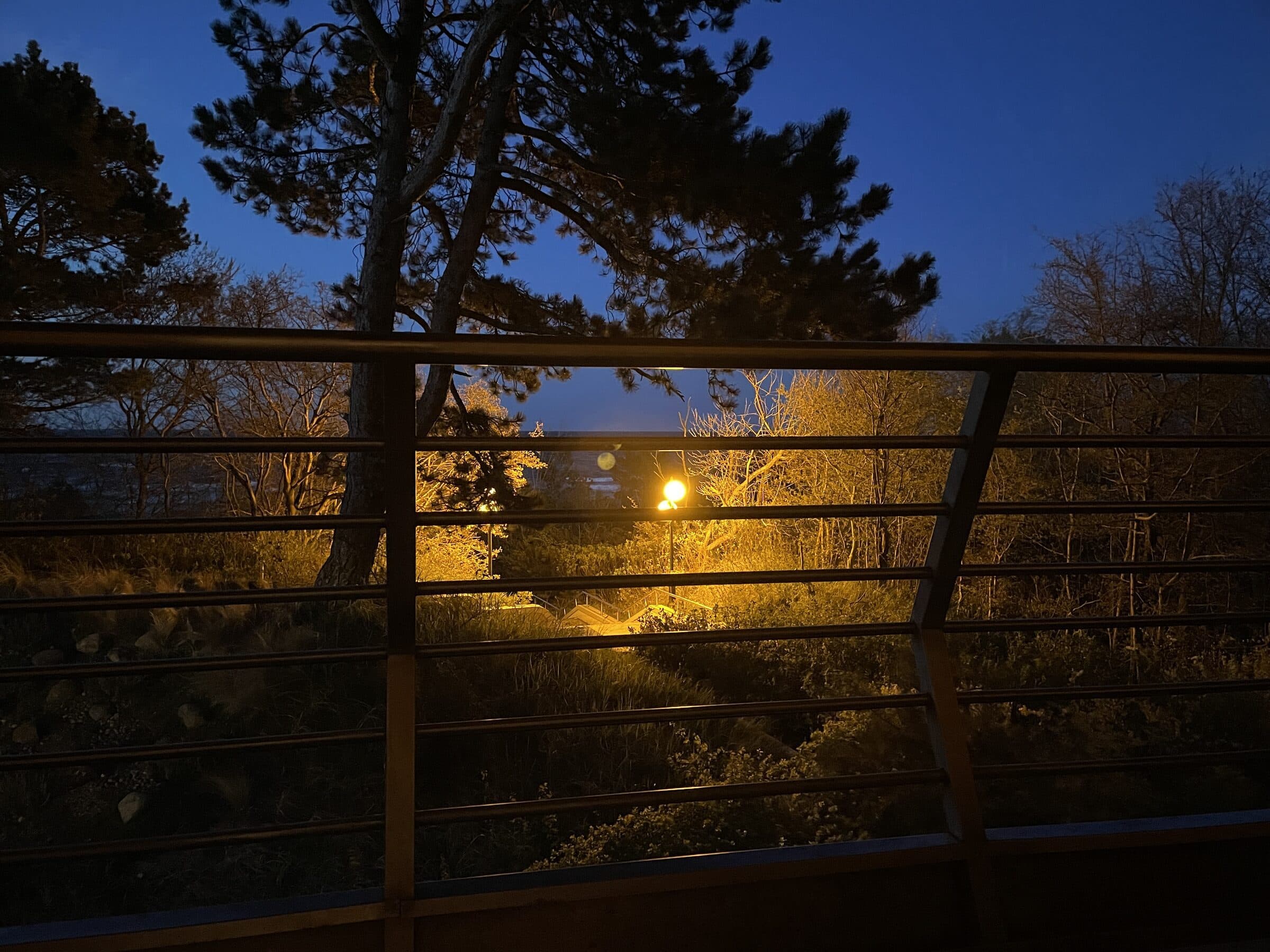Panorama Bałtyku z balkonu Apartamentu Zdrojowego 323 w Jastarni - ujęcie wieczorne