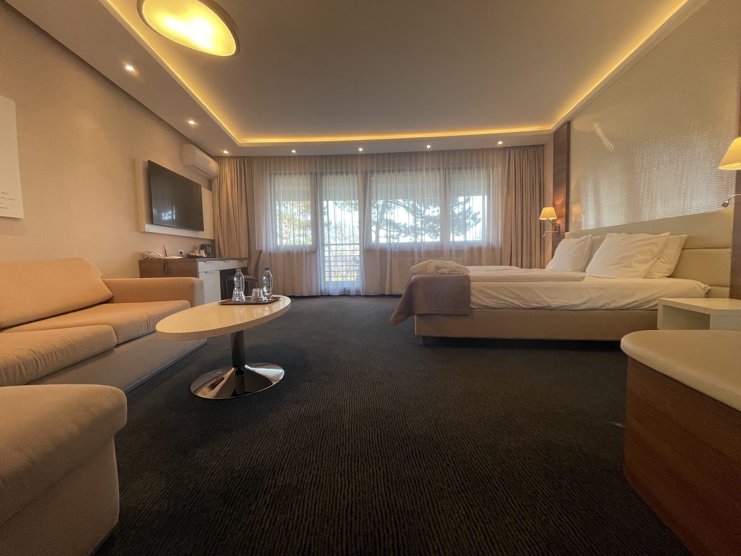 Apartament Zdrojowy 323 - panoramiczne ujęcie wnętrza studio