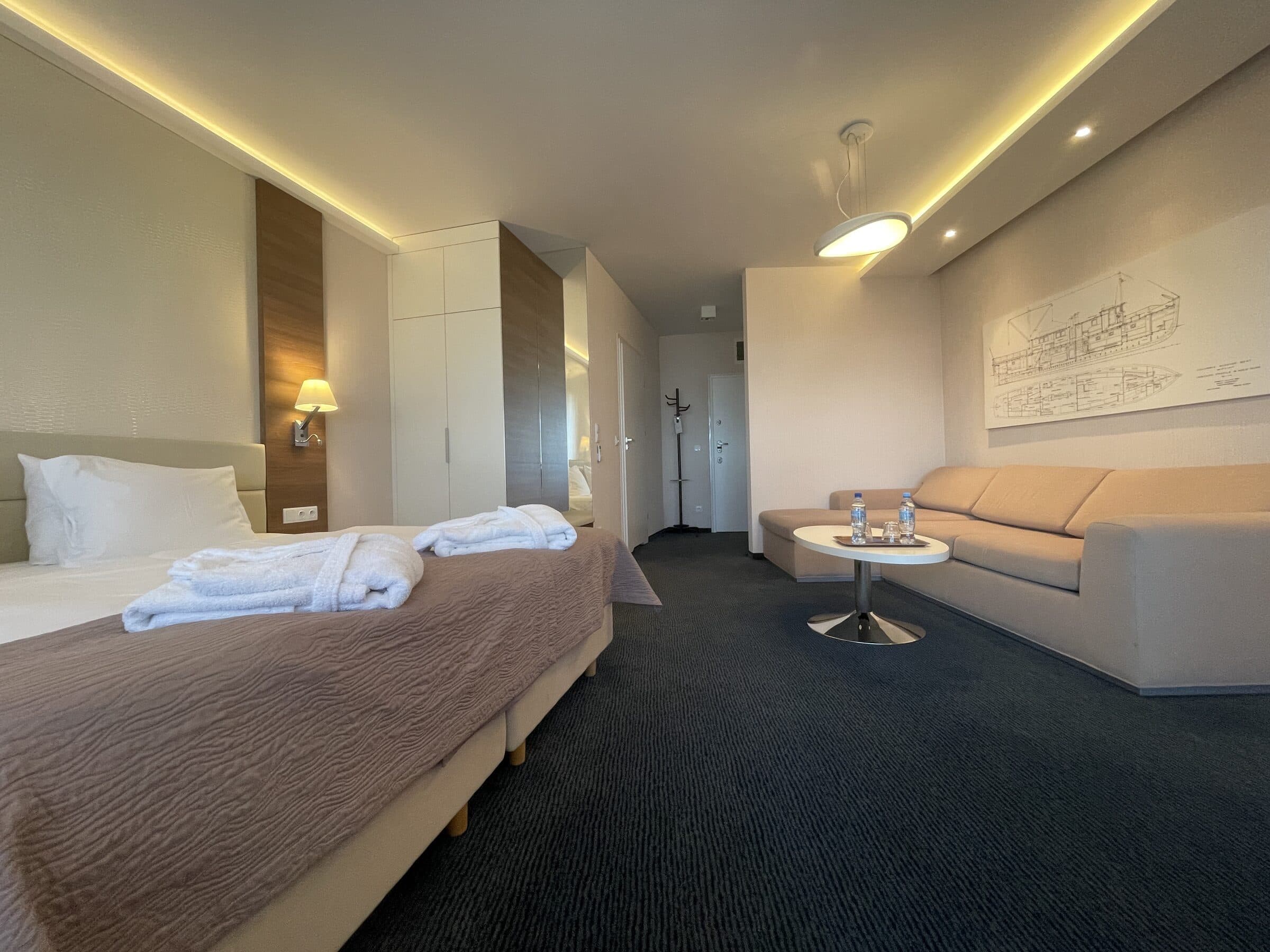 Apartament Zdrojowy 323 - przestronne studio 36 m² na drugim piętrze Hotelu Dom Zdrojowy w Jastarni